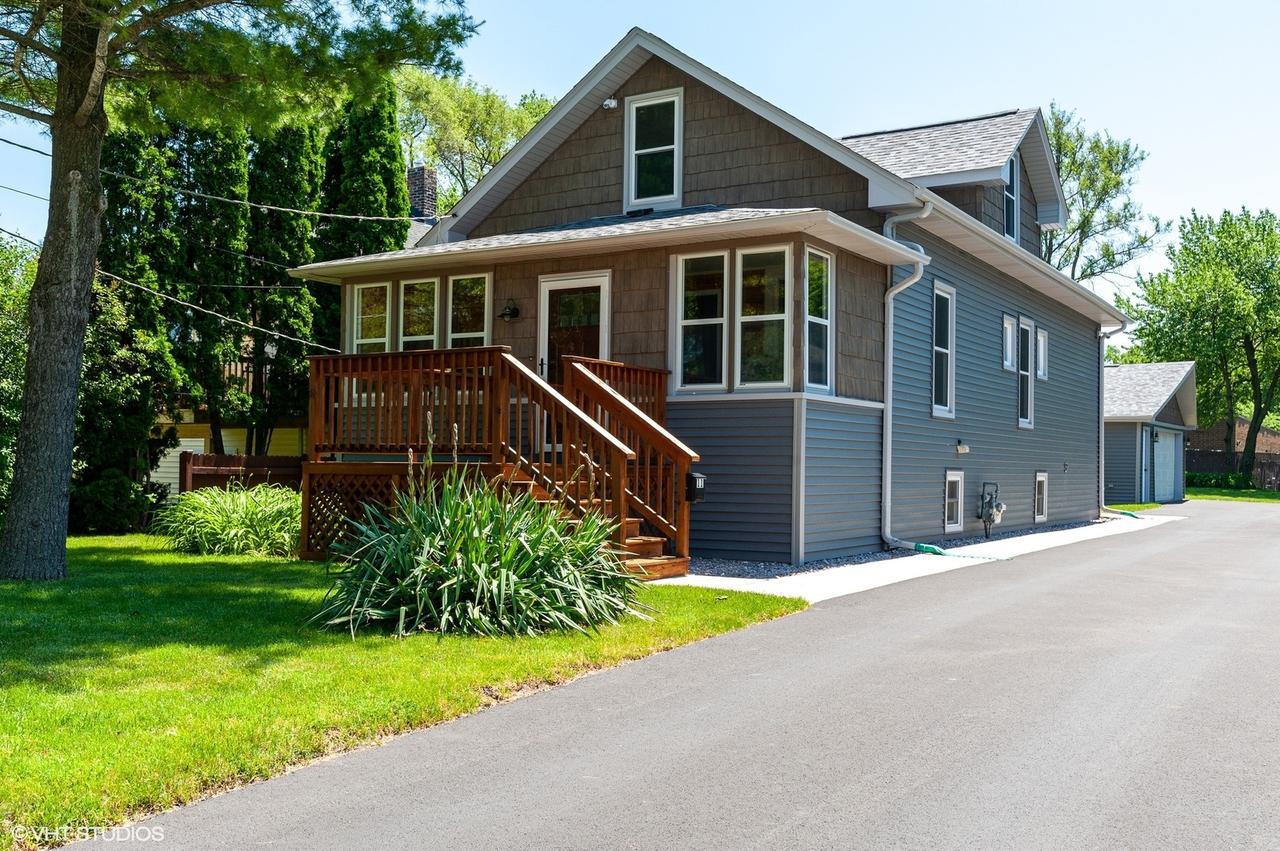 11 Meade Ct., Fox Lake, IL 60020
