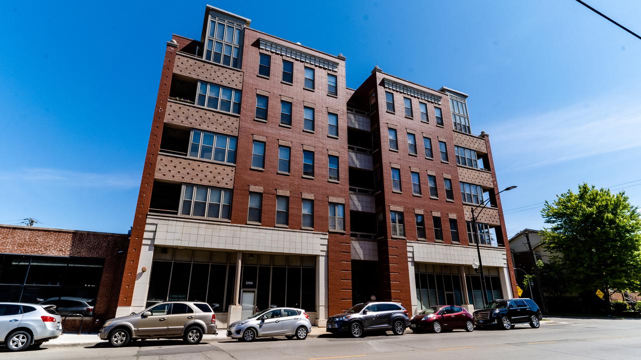 2700 W Belmont Ave. #301, Chicago, IL 60618