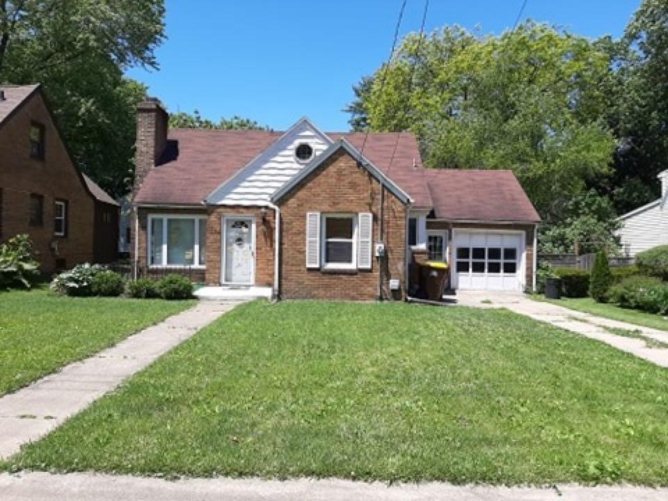 1548 S Oak Ave., Freeport, IL 61032
