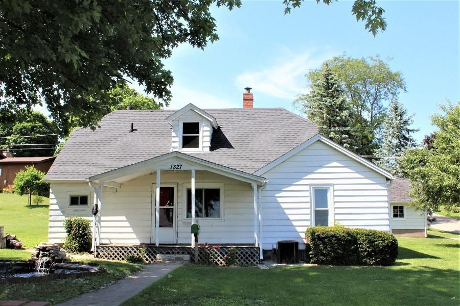 1327 11th Ave., Fulton, IL 61252