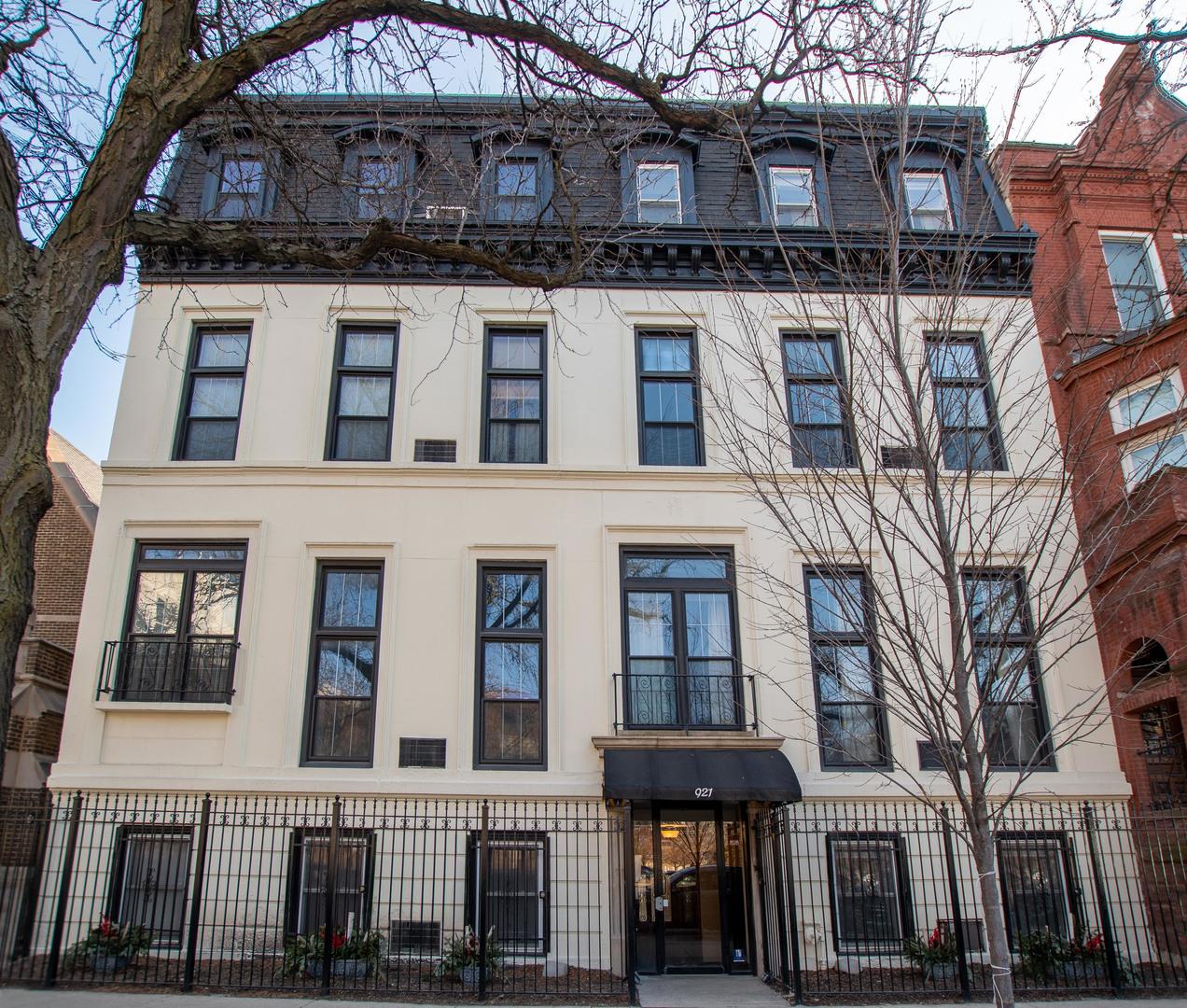 921 N La Salle Dr. #6, Chicago, IL 60610
