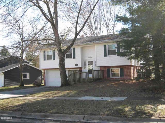 1727 W Revere St., Freeport, IL 61032