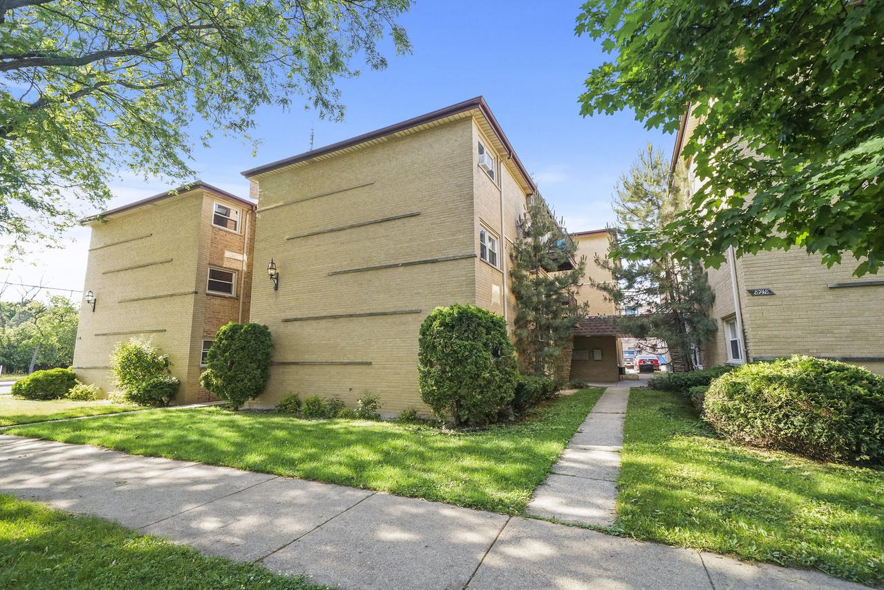 8752 W Berwyn Ave. #2S, Chicago, IL 60656