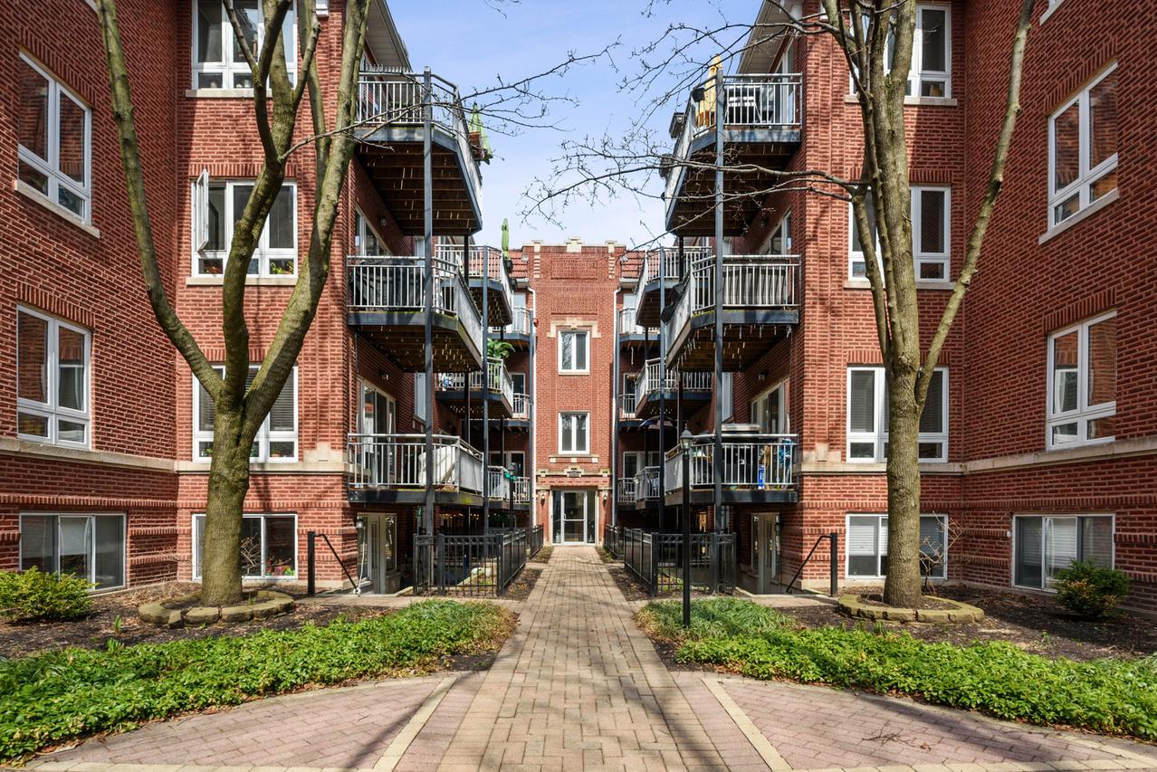 912 W Agatite Ave. #1, Chicago, IL 60640