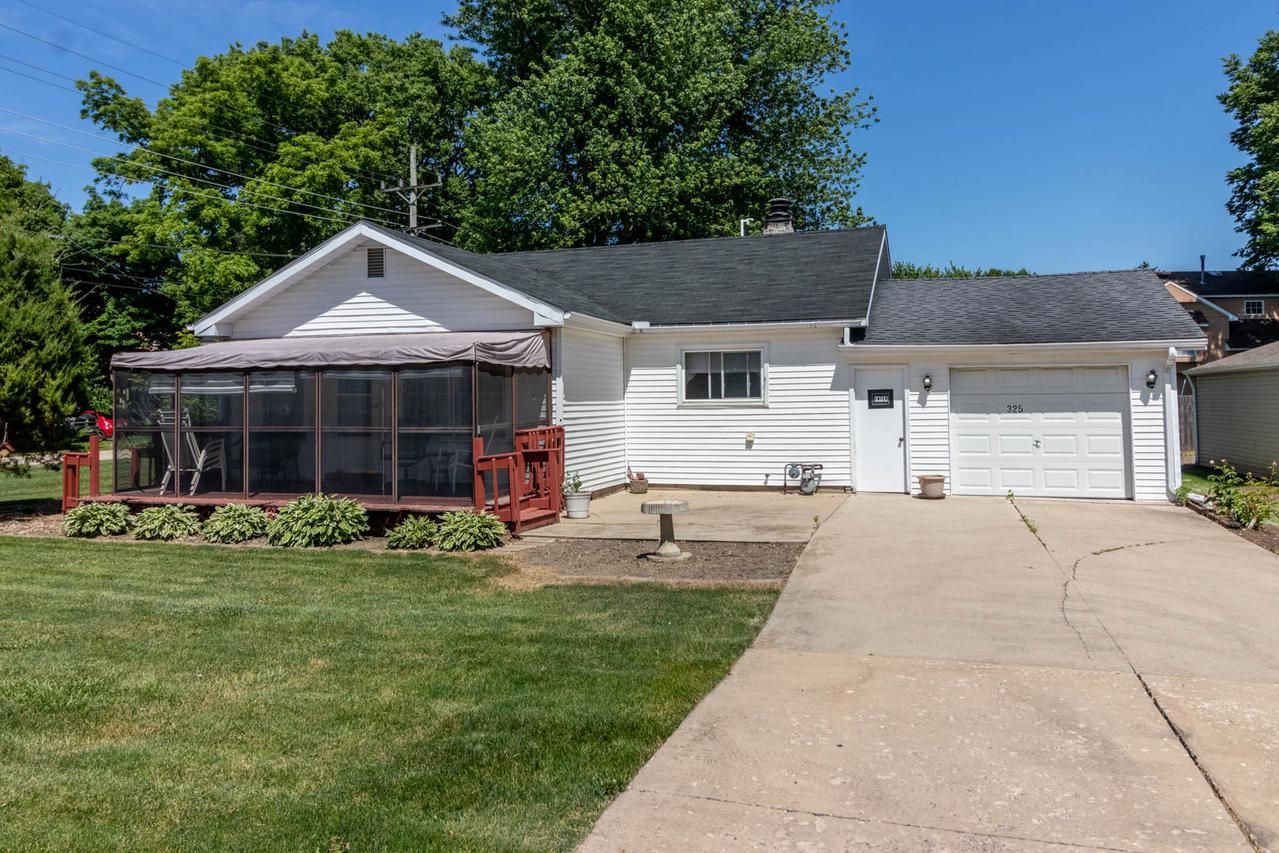 325 N Gage St., Somonauk, IL 60552