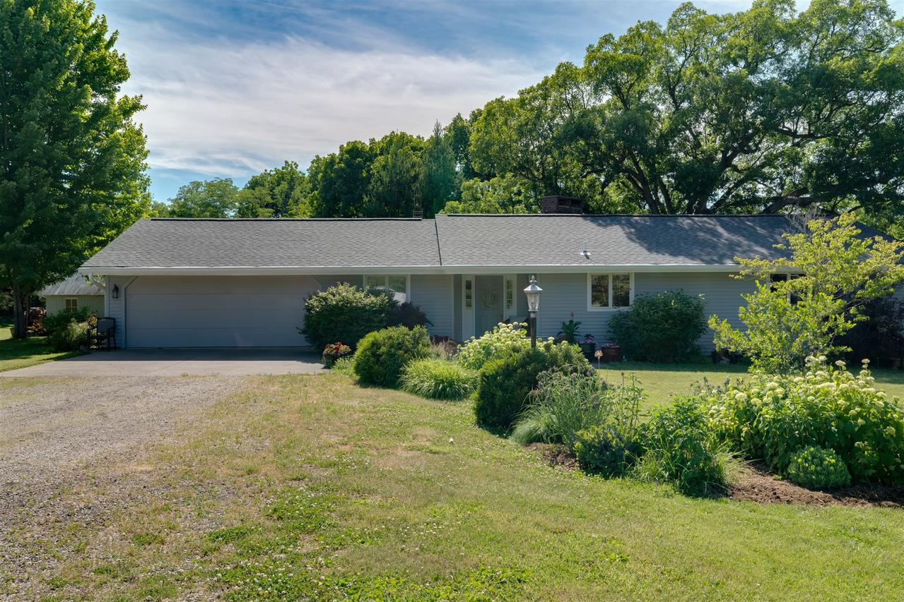 268 County Road 2225, Carlock, IL 61725