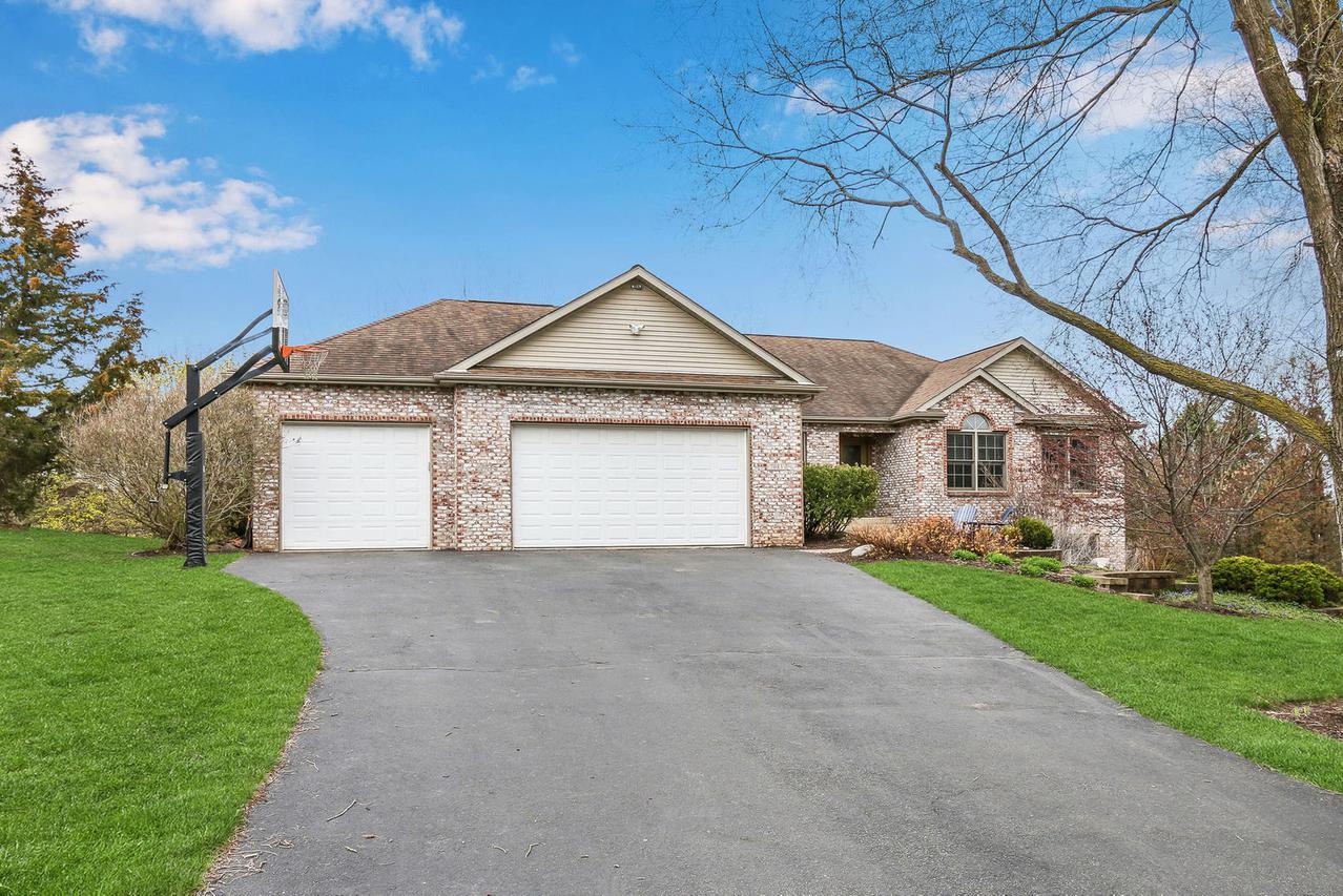 7083 Morning Dove Way, Roscoe, IL 61073