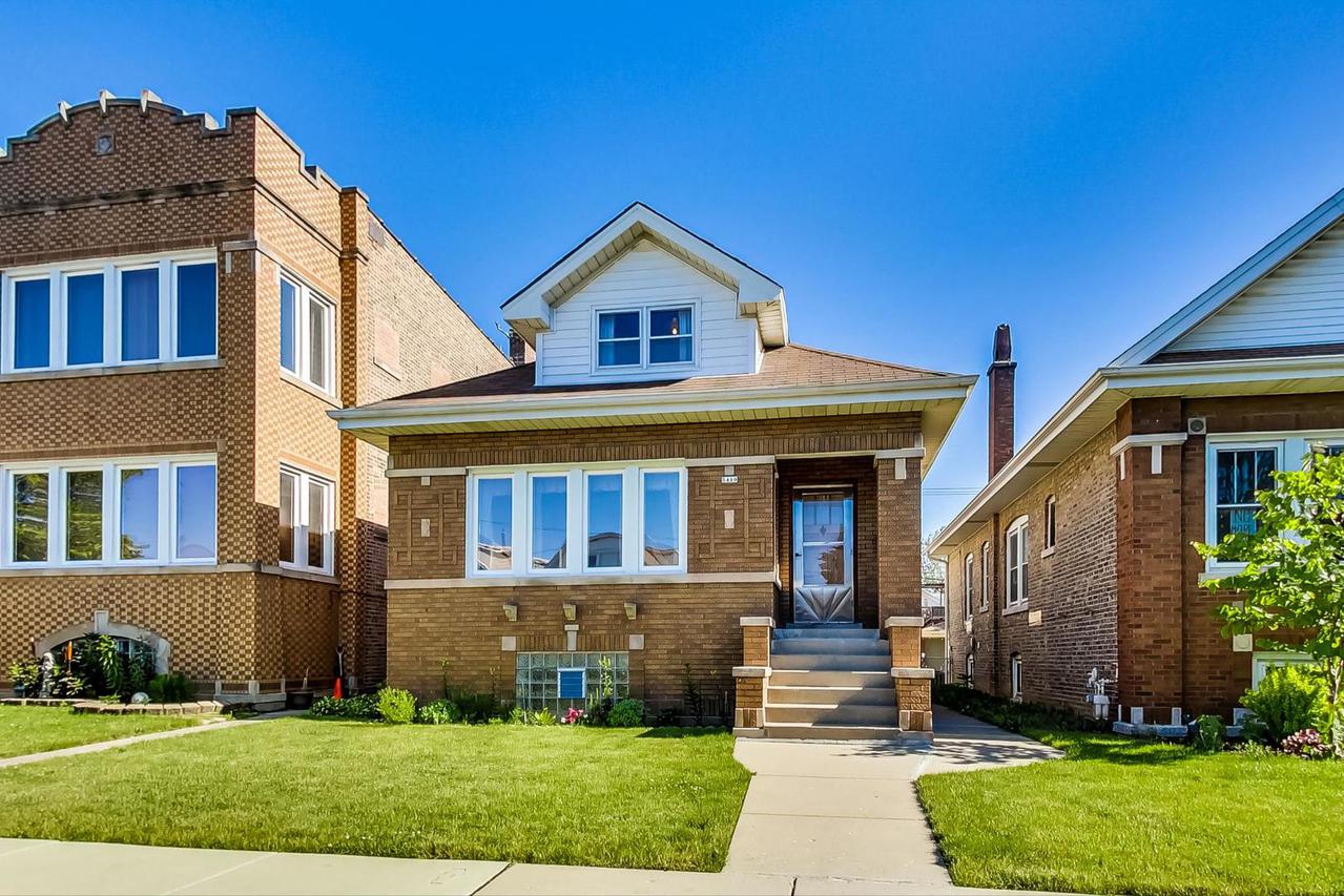 5410 W Melrose St., Chicago, IL 60641