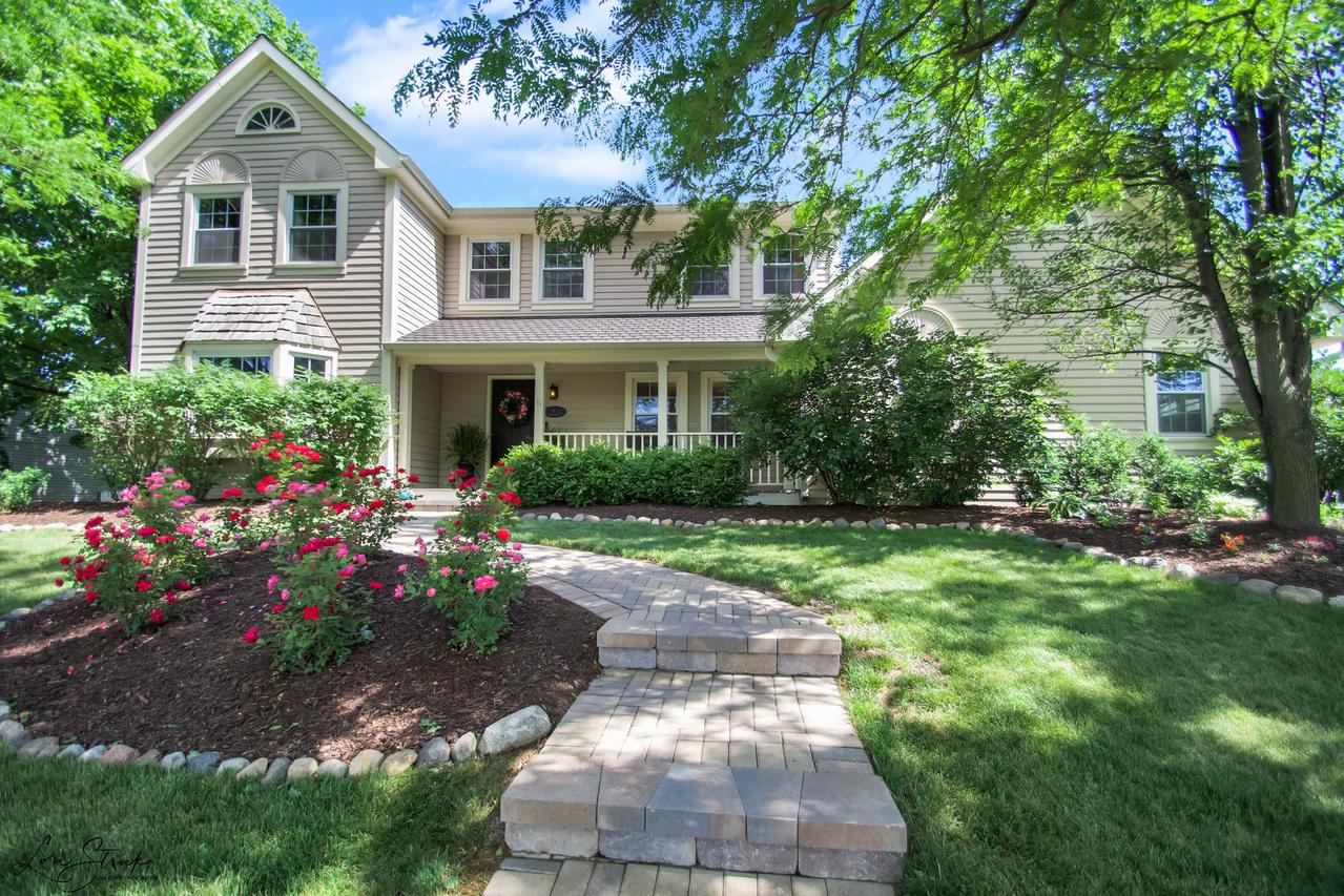 1 Cedar Ct., Lemont, IL 60439
