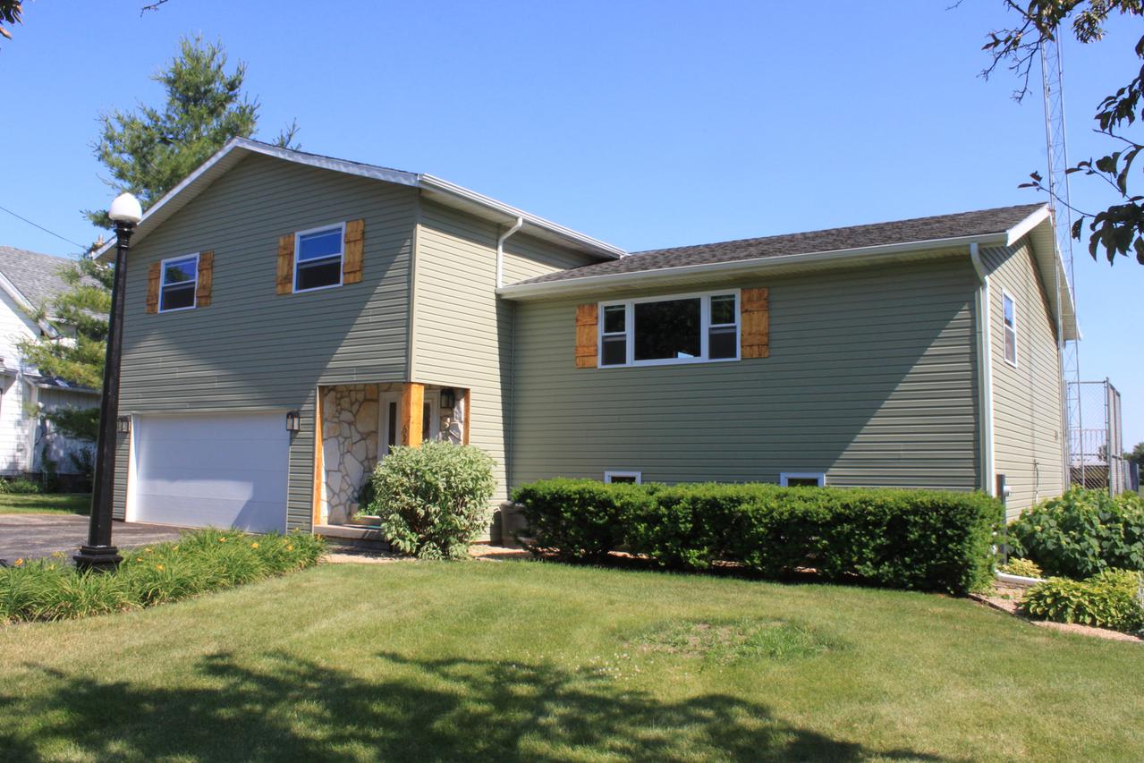 625 E Main St., Amboy, IL 61310