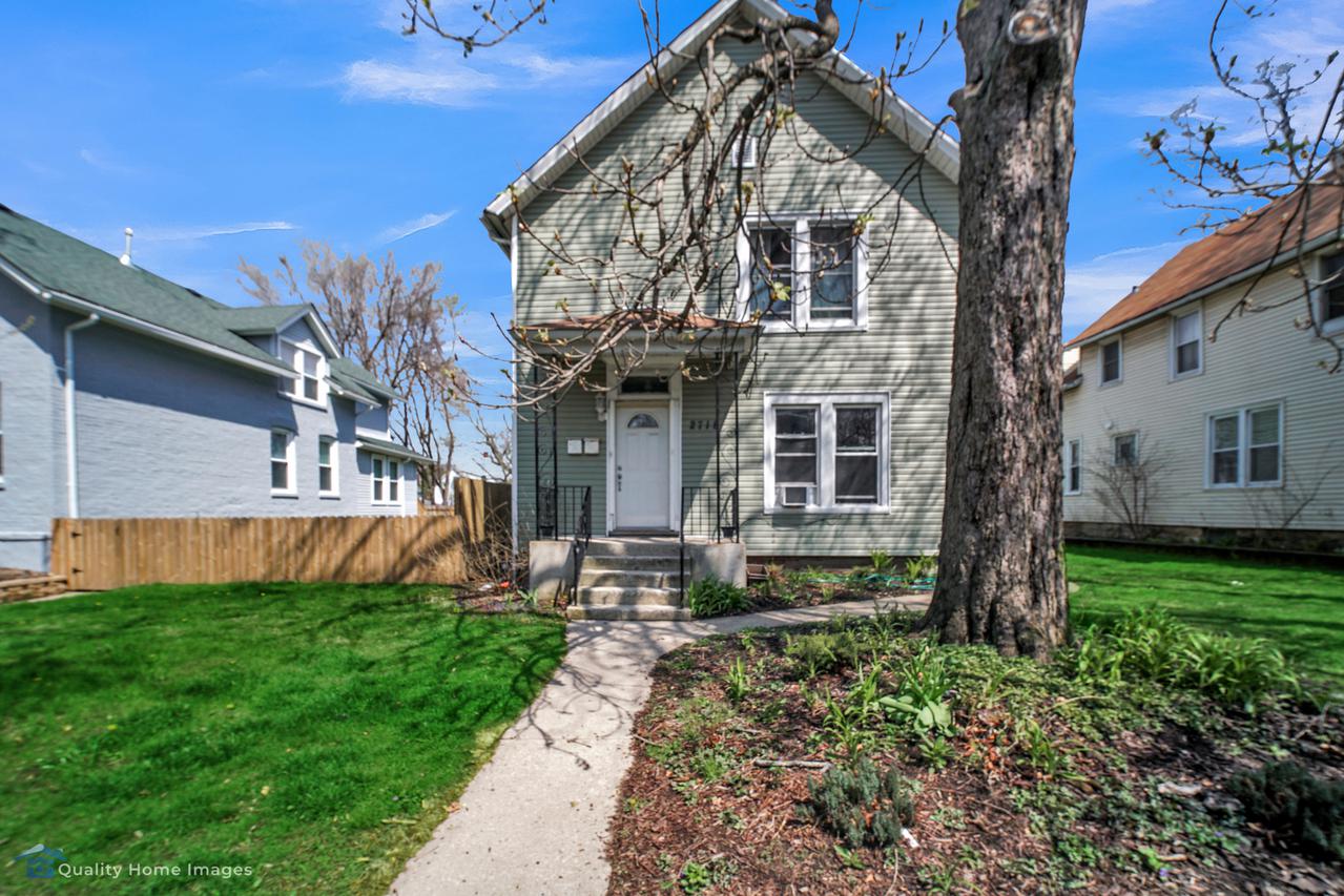 2718 Union St., Blue Island, IL 60406