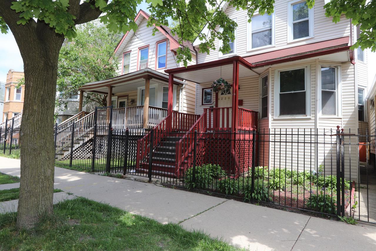 4220 W Thomas St., Chicago, IL 60651