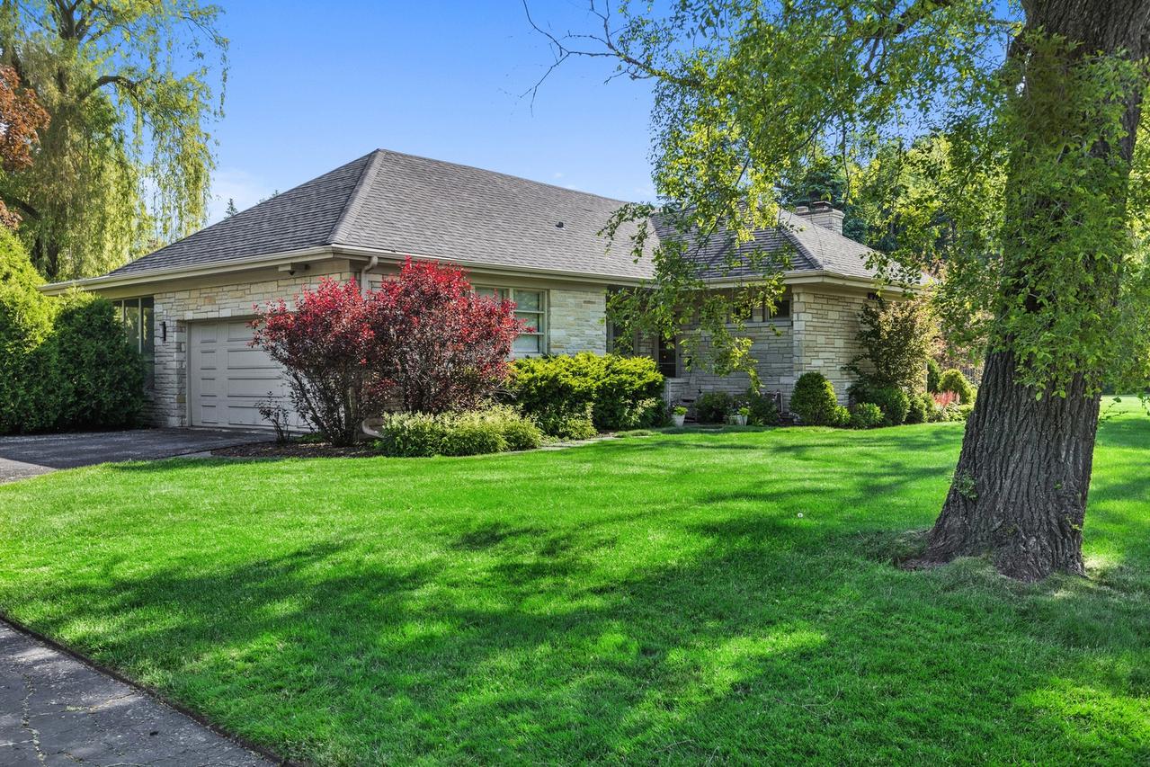678 Sheridan Rd., Wilmette, IL 60091
