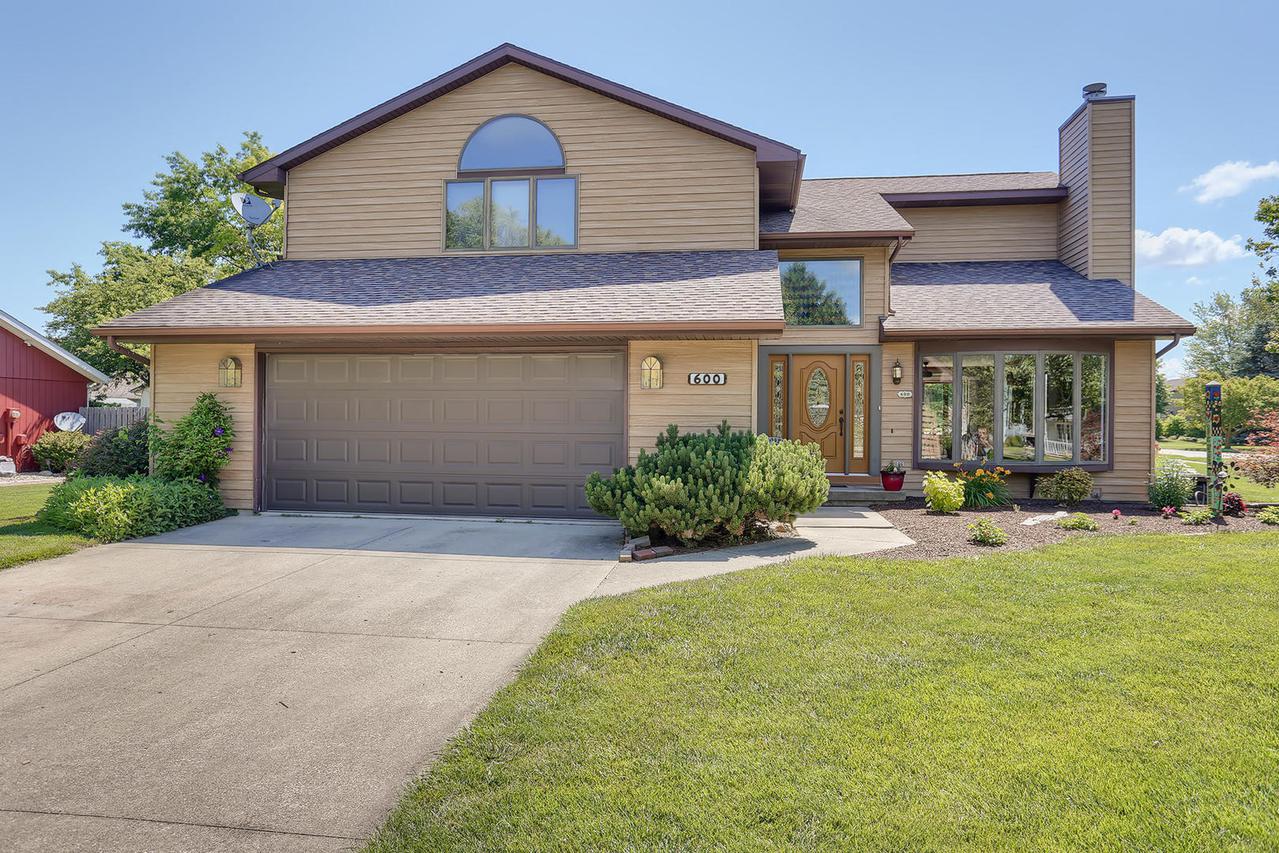 600 Linden Dr., St. Joseph, IL 61873