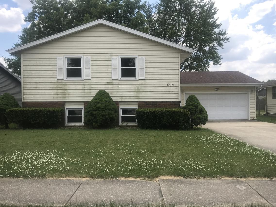1819 Johnson Dr., Normal, IL 61761