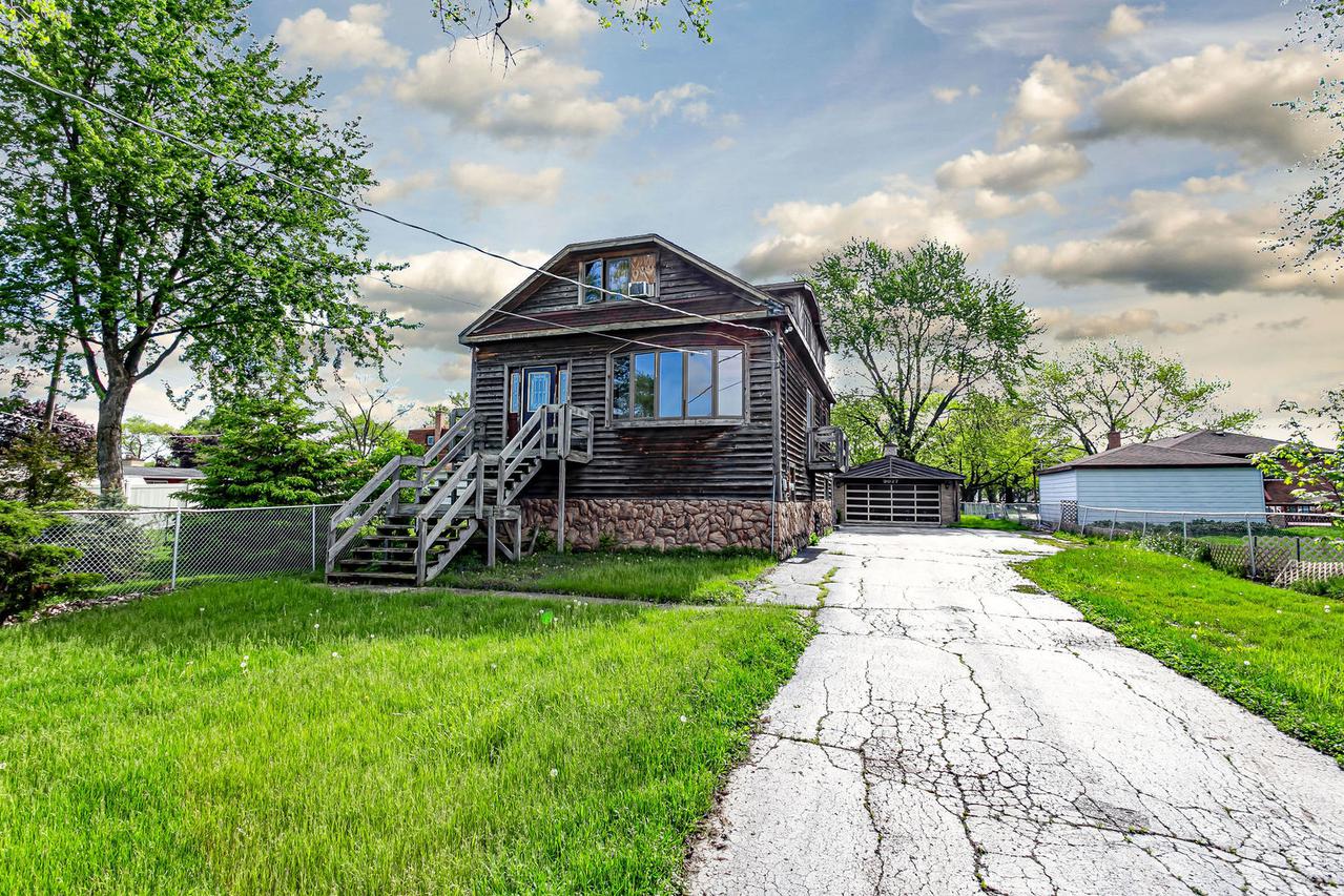 9027 Central Ave., Oak Lawn, IL 60453