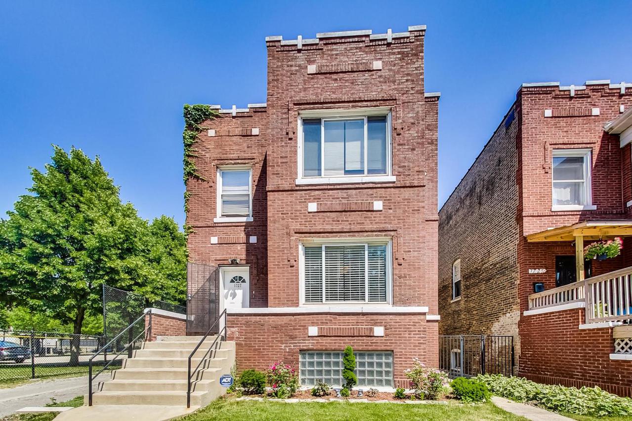 1727 N Mango Ave., Chicago, IL 60639