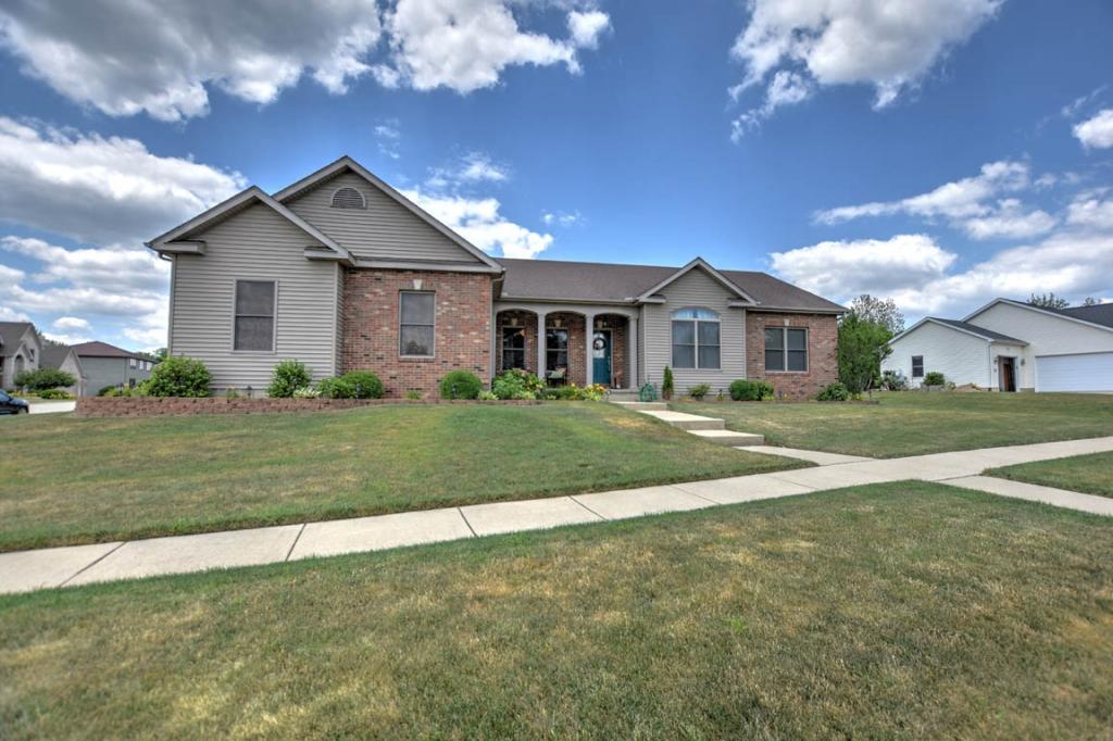 145 Carrington Ave., Mt. Zion, IL 62544