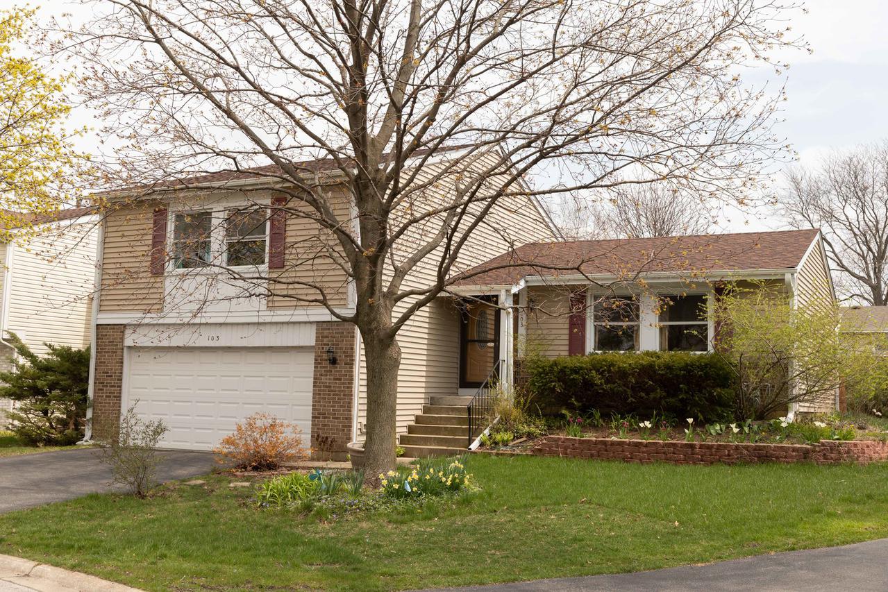 103 Dahlia Ct., Rolling Meadows, IL 60008