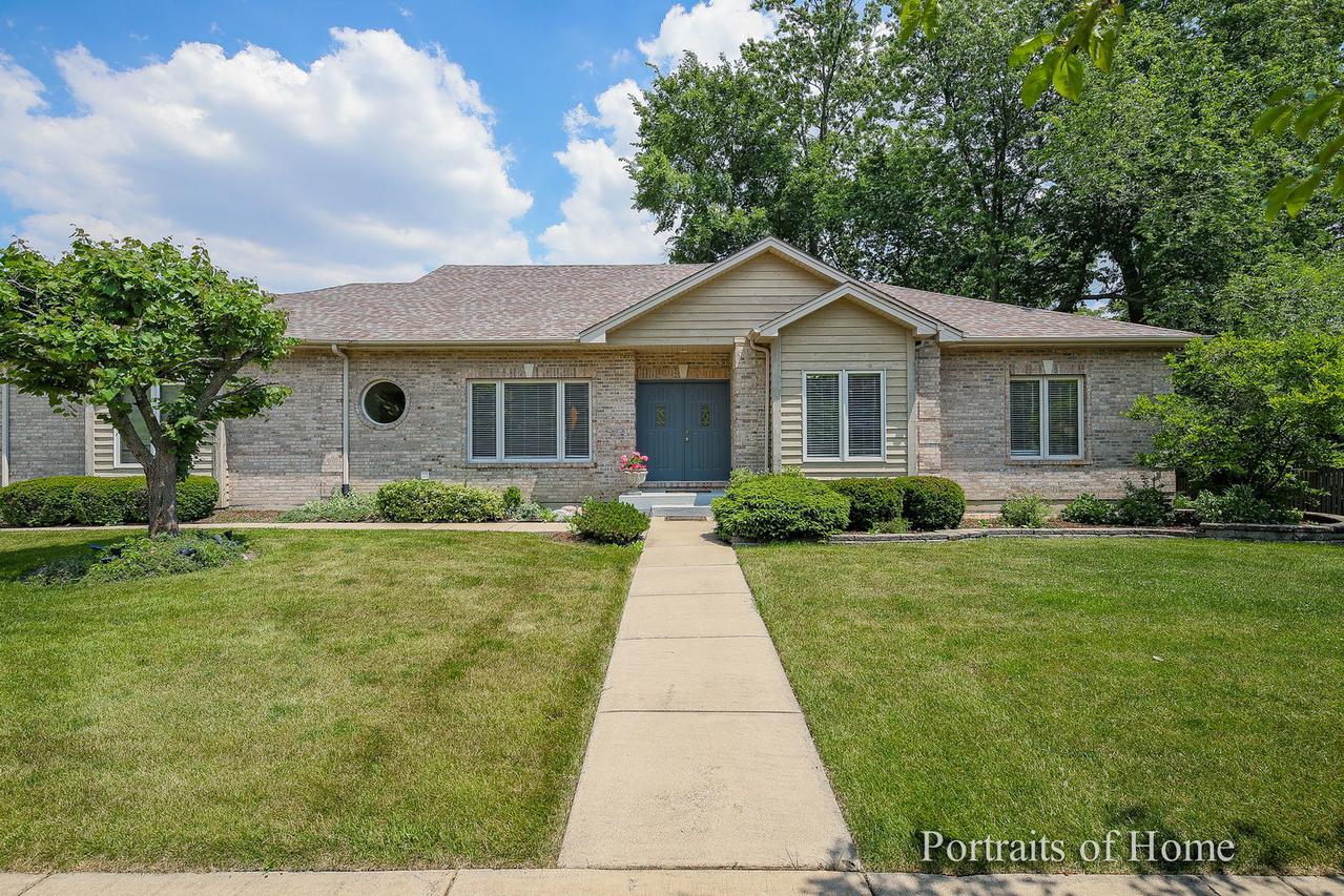 806 Grove Ave., West Chicago, IL 60185