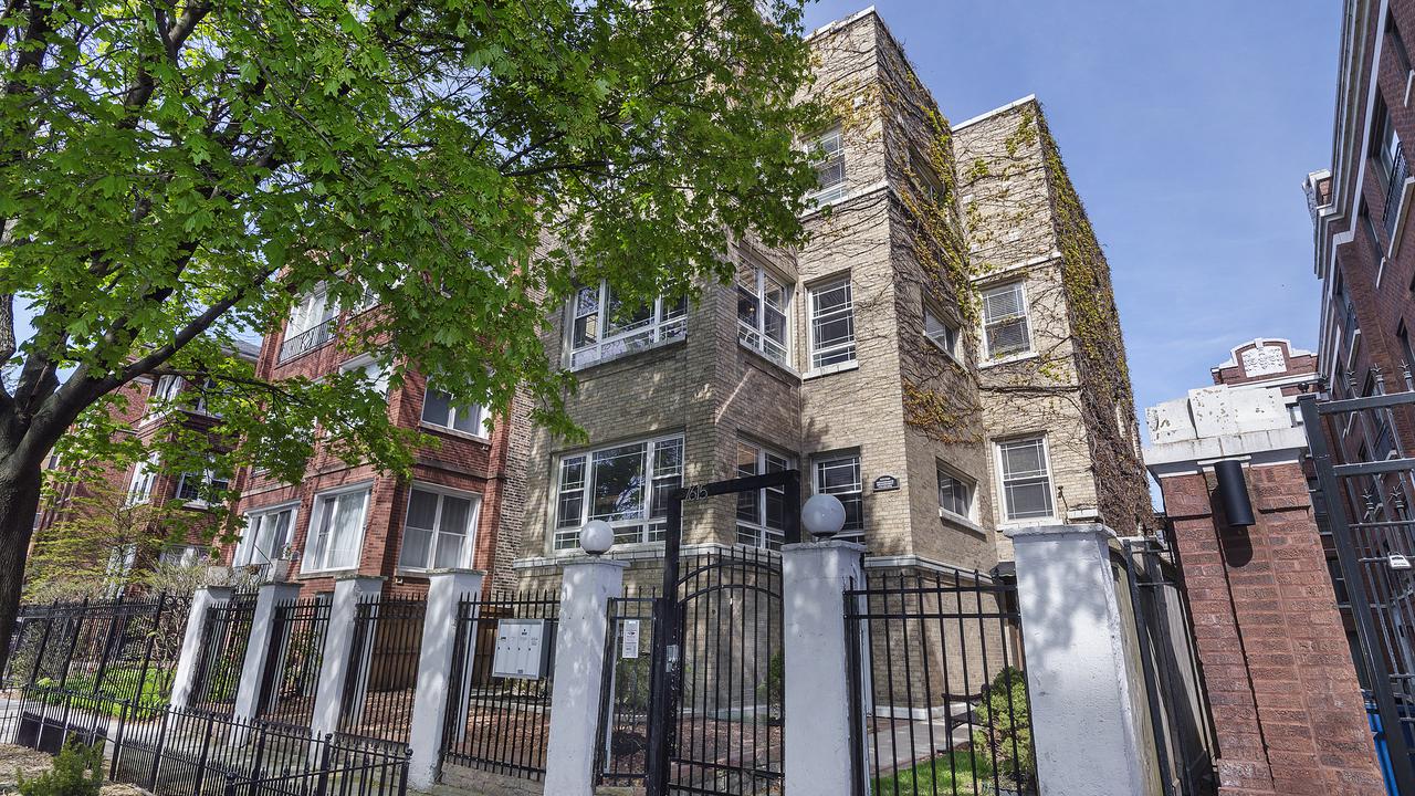 7615 N Bosworth Ave. #2, Chicago, IL 60626