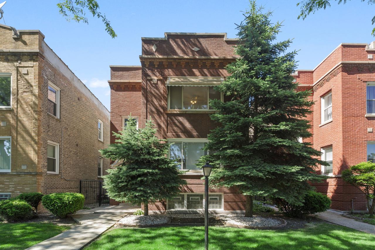 5942 W Cortland St., Chicago, IL 60639