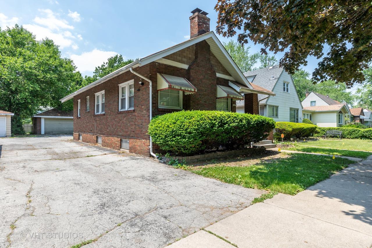 16768 Bulger Ave., Hazel Crest, IL 60429