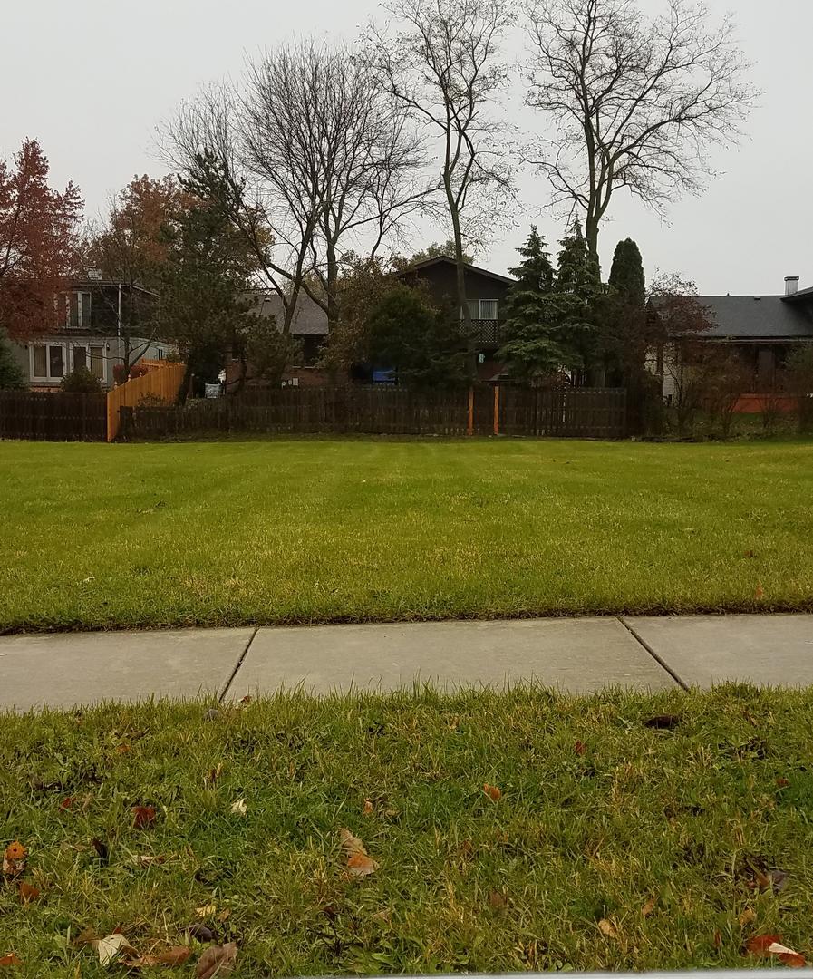 9012 Deerwood Ct., Palos Hills, IL 60465
