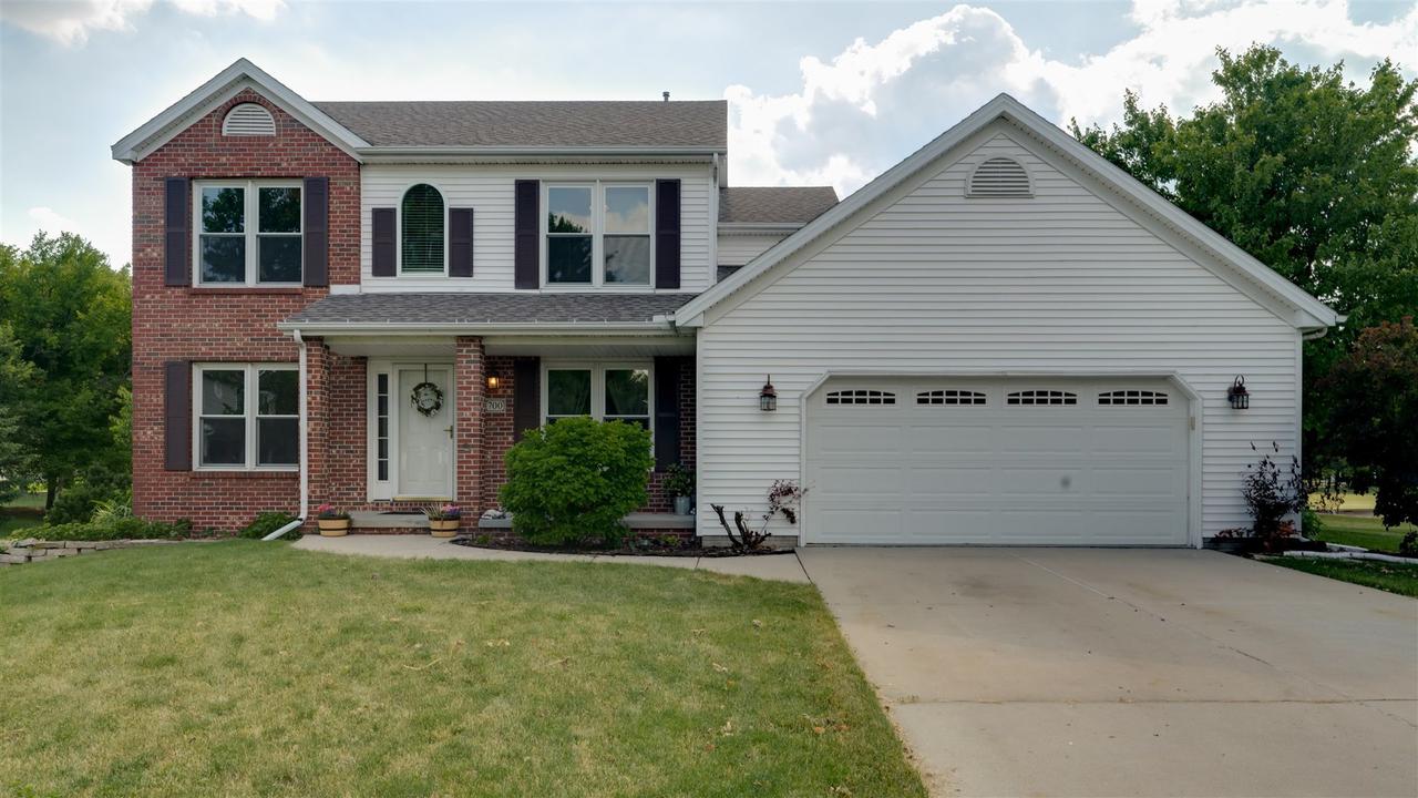 700 Trimmer Dr., Hudson, IL 61748
