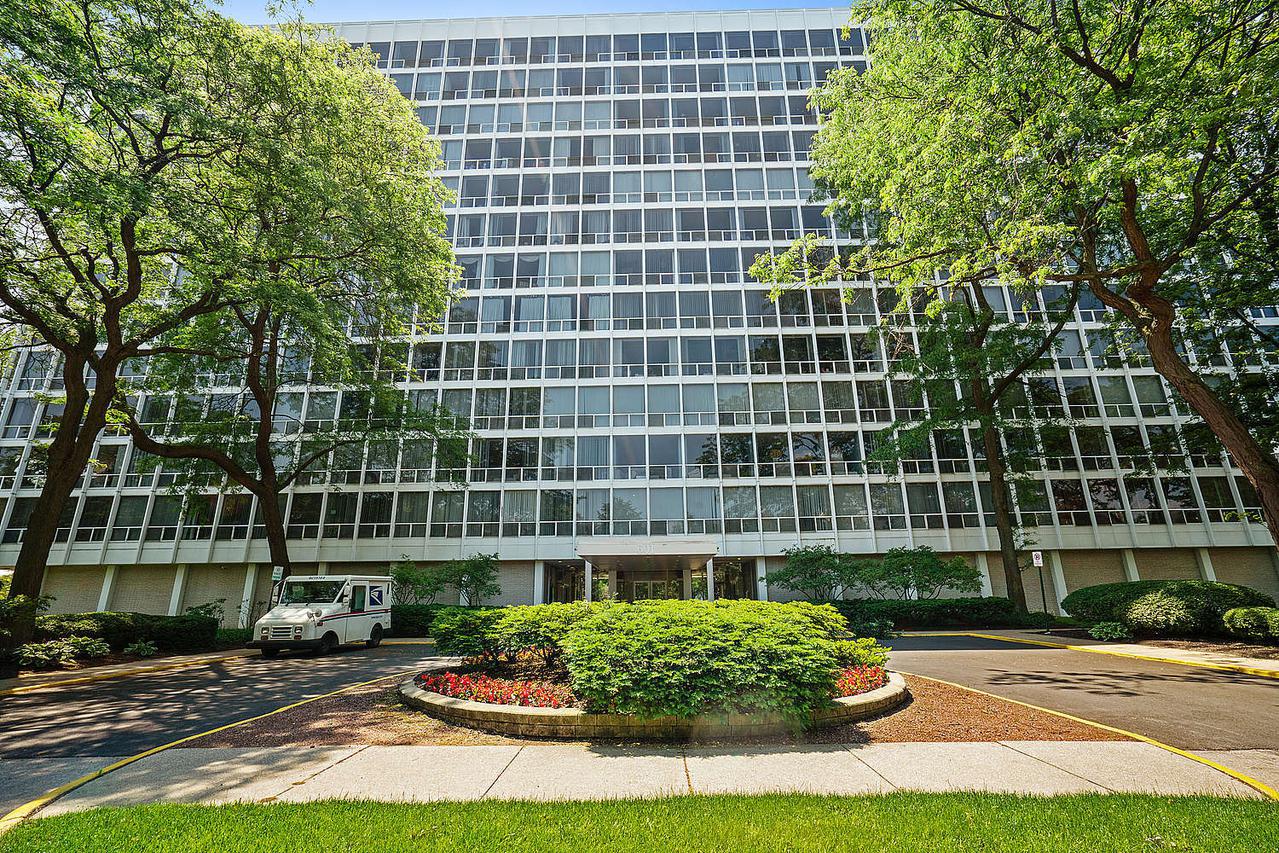 601 E 32nd St. #907, Chicago, IL 60616