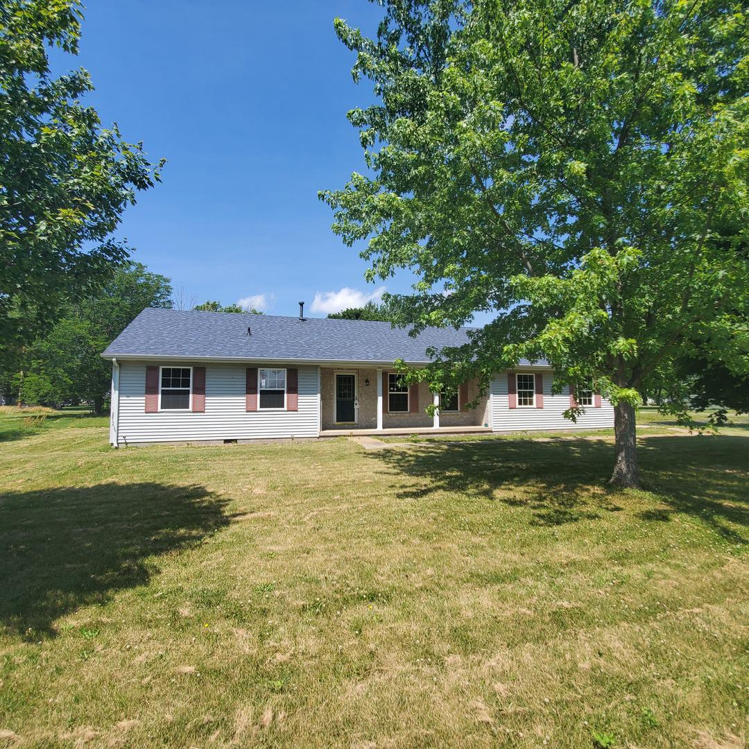 400 Paris St., Dewitt, IL 61735