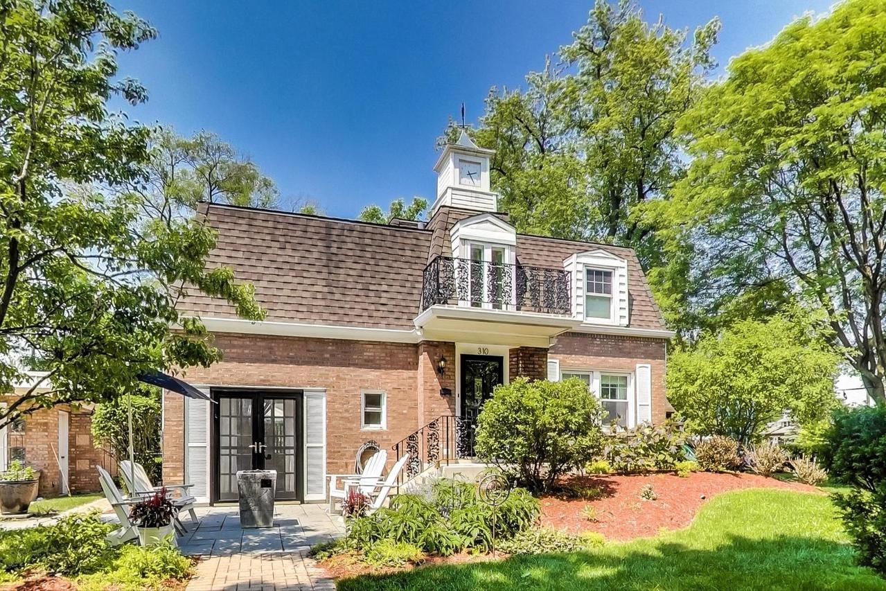 310 Lionel Rd., Riverside, IL 60546