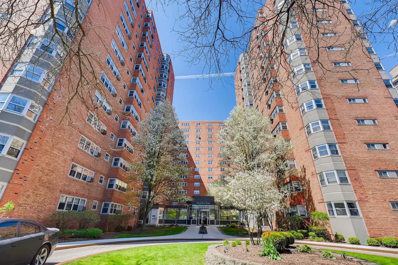 4960 N Marine Dr. #611, Chicago, IL 60640