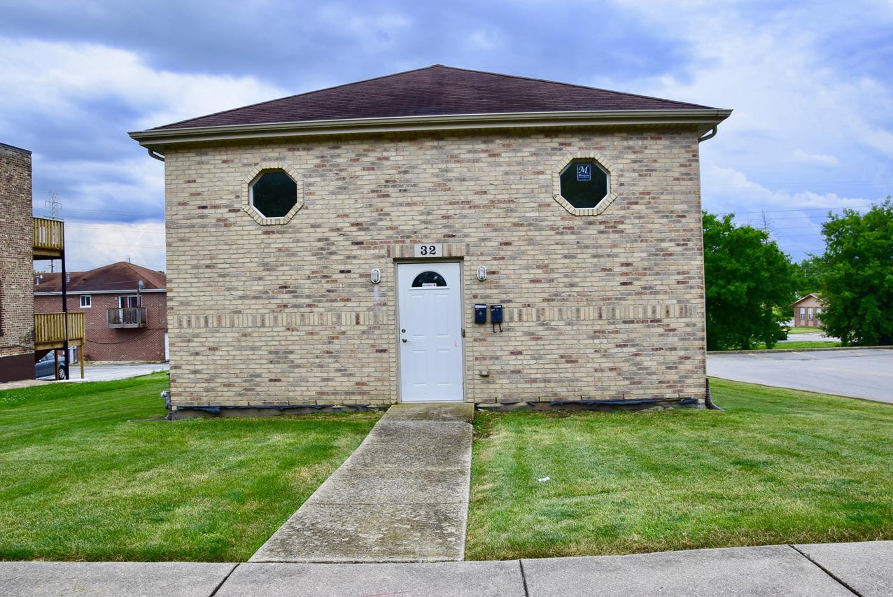 32 W 29th St., South Chicago Heights, IL 60411