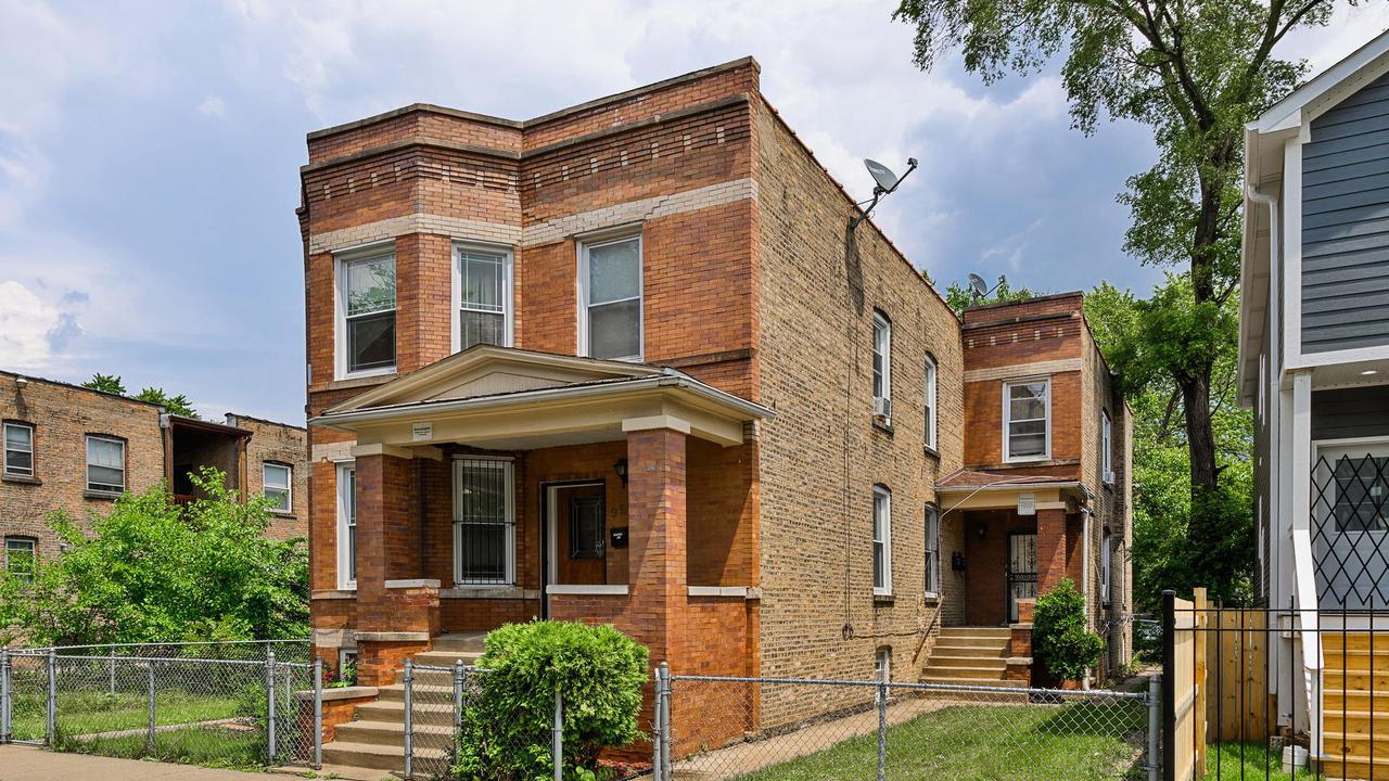 949-51 N Leamington Ave., Chicago, IL 60651