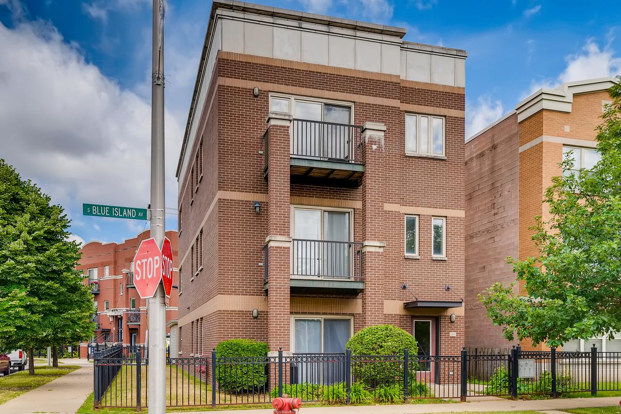 1270 S Blue Island Ave. #301, Chicago, IL 60608