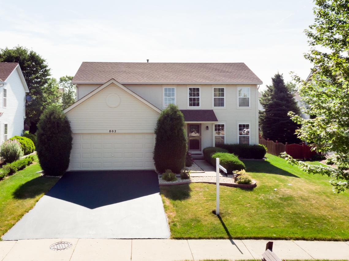 802 Meadowridge Dr., Aurora, IL 60504