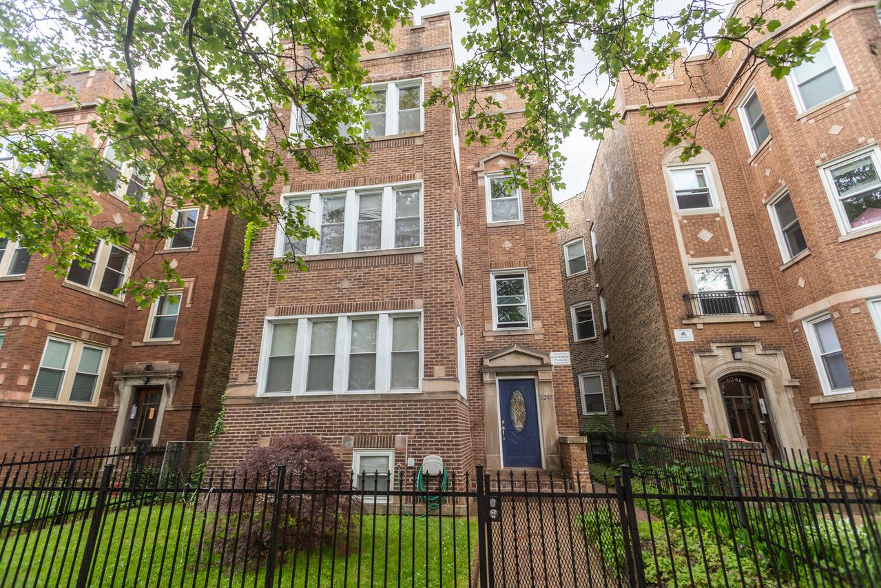 6245 N Claremont St., Chicago, IL 60659