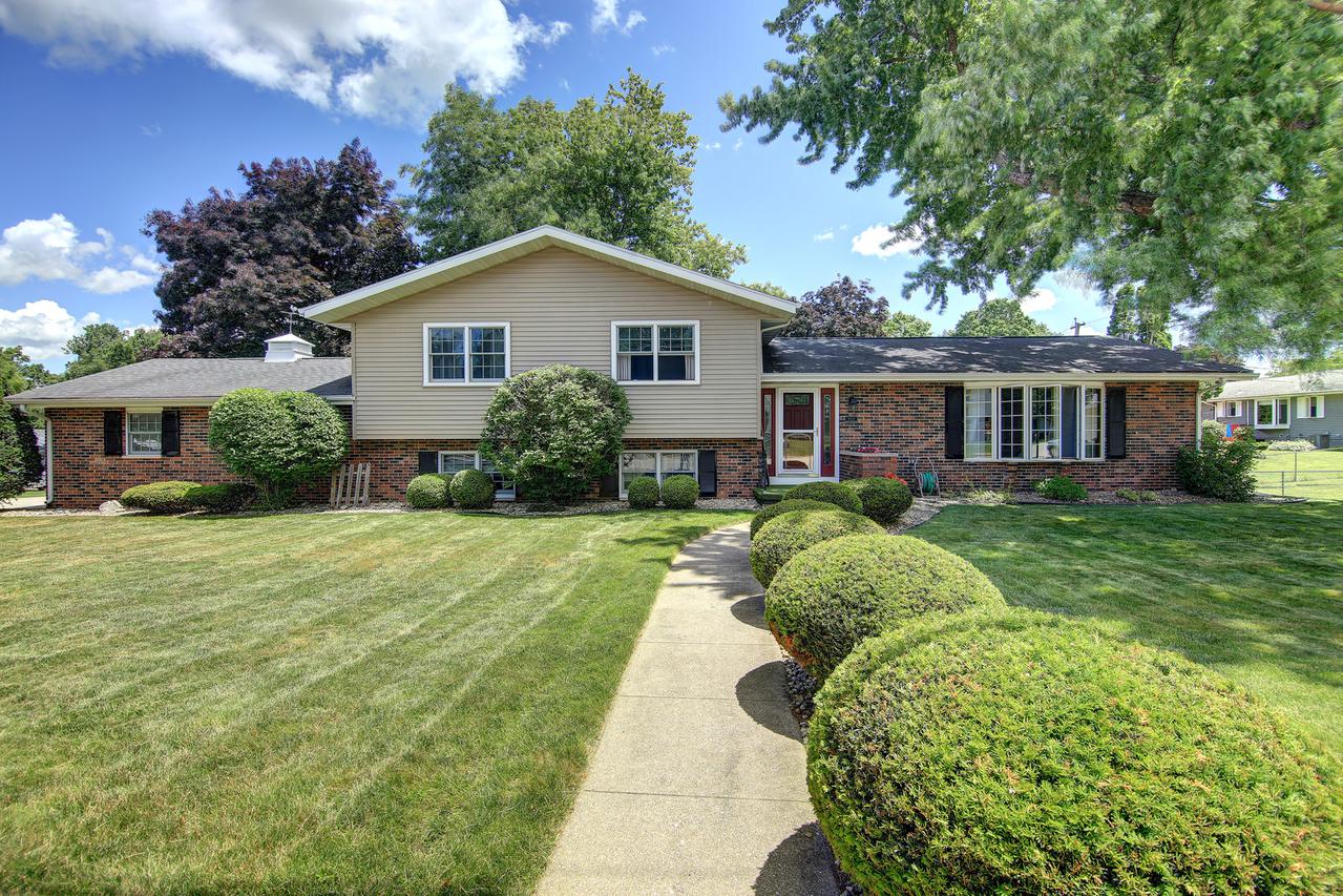 101 12th St., Fulton, IL 61252