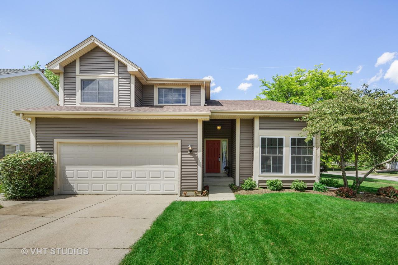 1234 Amberwood Dr., Crystal Lake, IL 60014