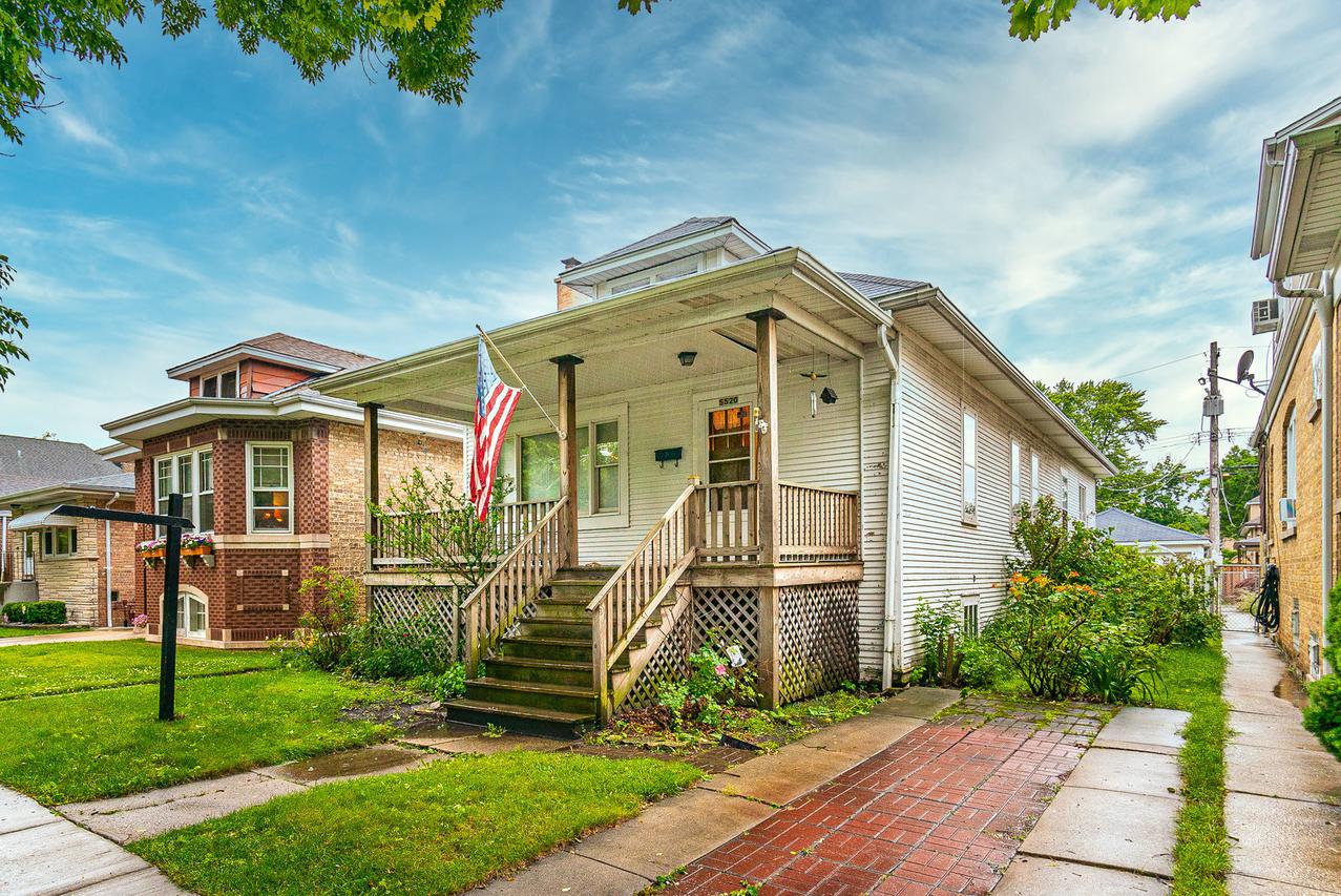 5520 N Linder Ave., Chicago, IL 60630