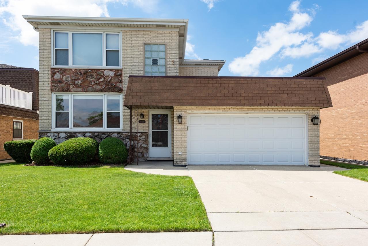 8419 W Brodman Ave., Chicago, IL 60656