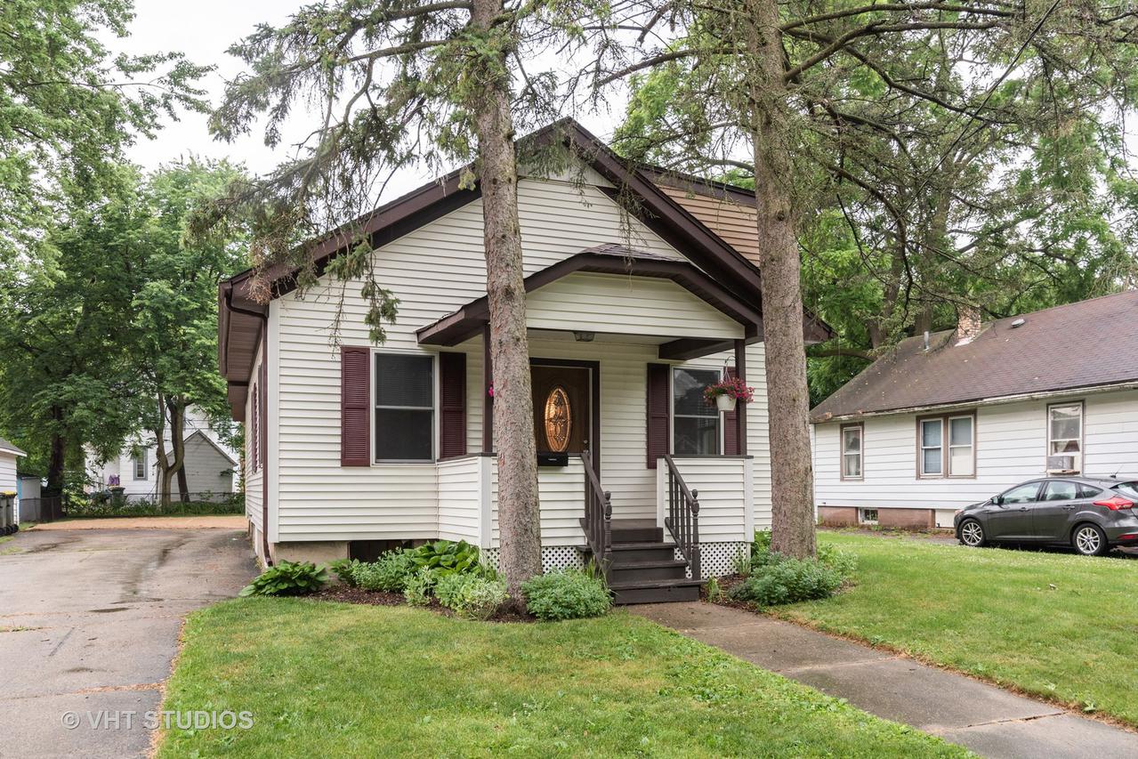 12 Wenholz Ave., East Dundee, IL 60118