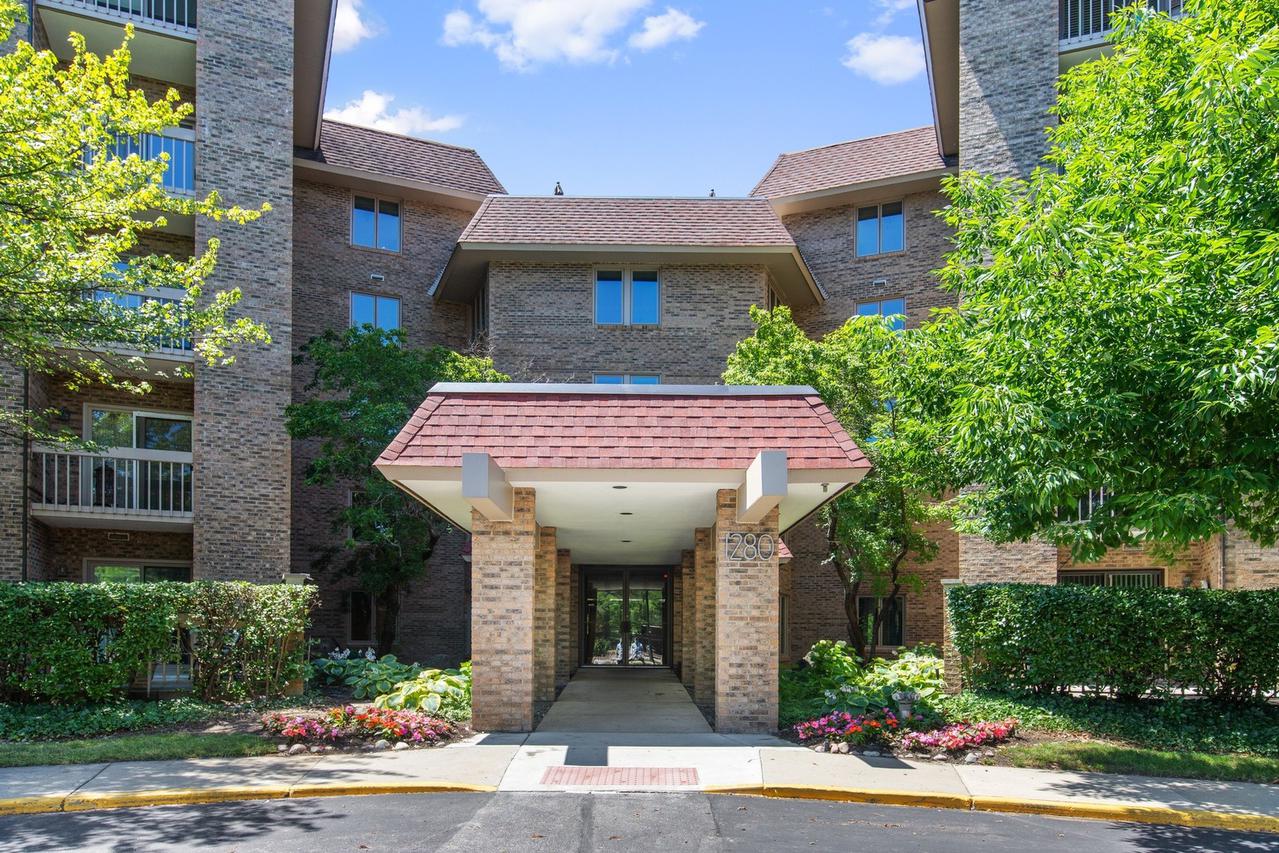 1280 Rudolph Dr. #5K, Northbrook, IL 60062