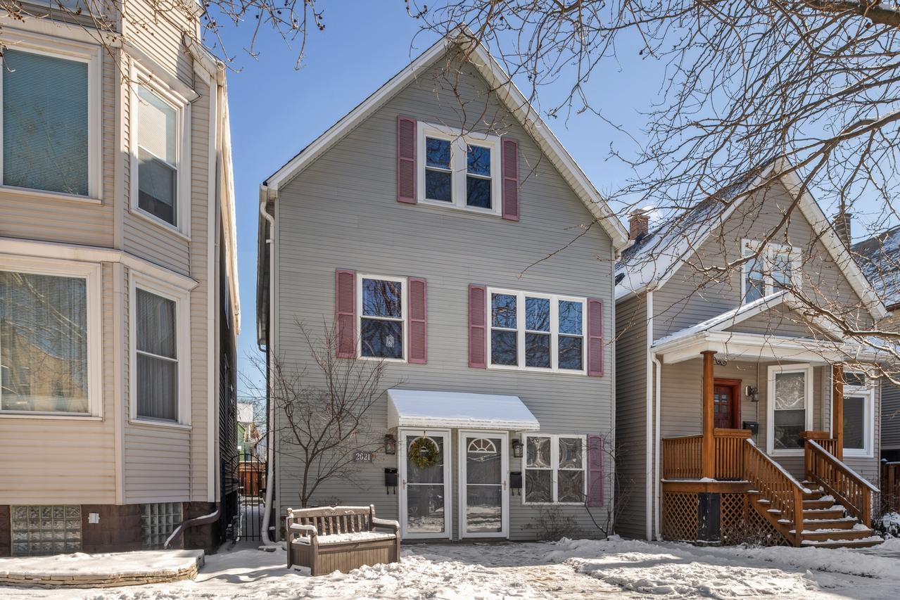 2621 N Drake Ave., Chicago, IL 60647