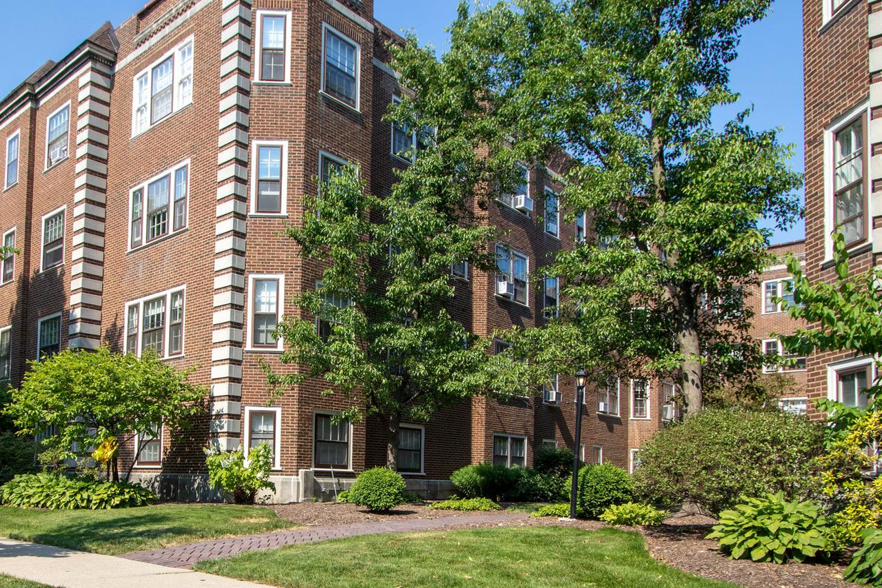 204 S Maple Ave. #16, Oak Park, IL 60302