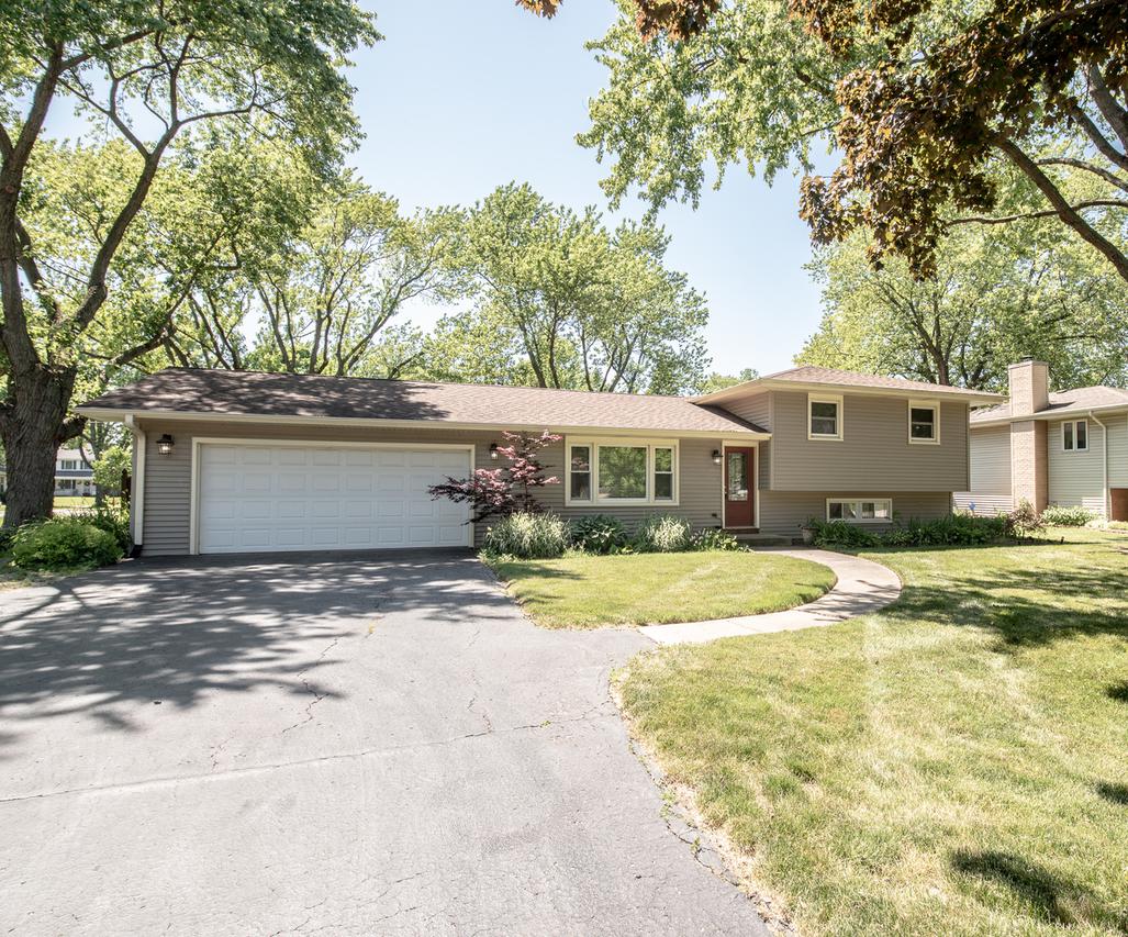6170 Chase Ave., Downers Grove, IL 60516