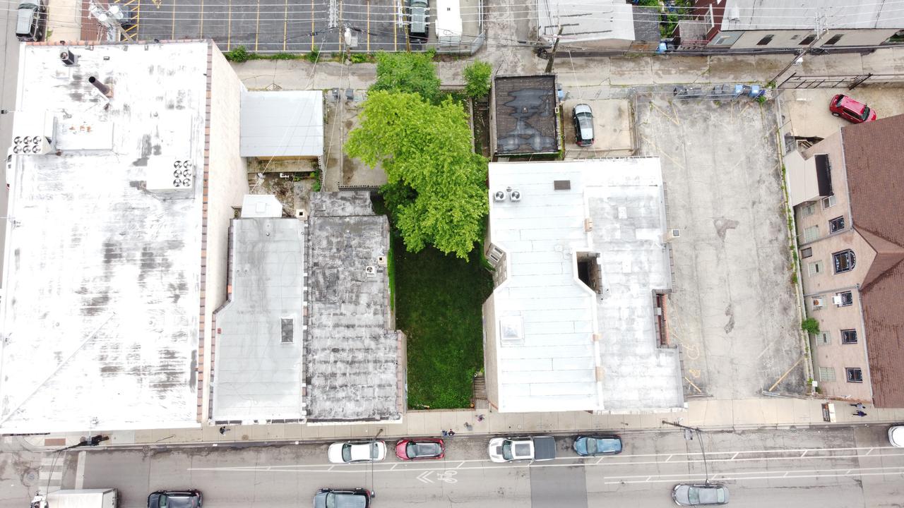 2211 W Cermak Rd., Chicago, IL 60608