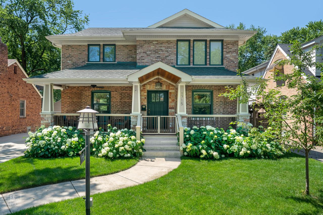 1715 Whitcomb Ave., Des Plaines, IL 60018