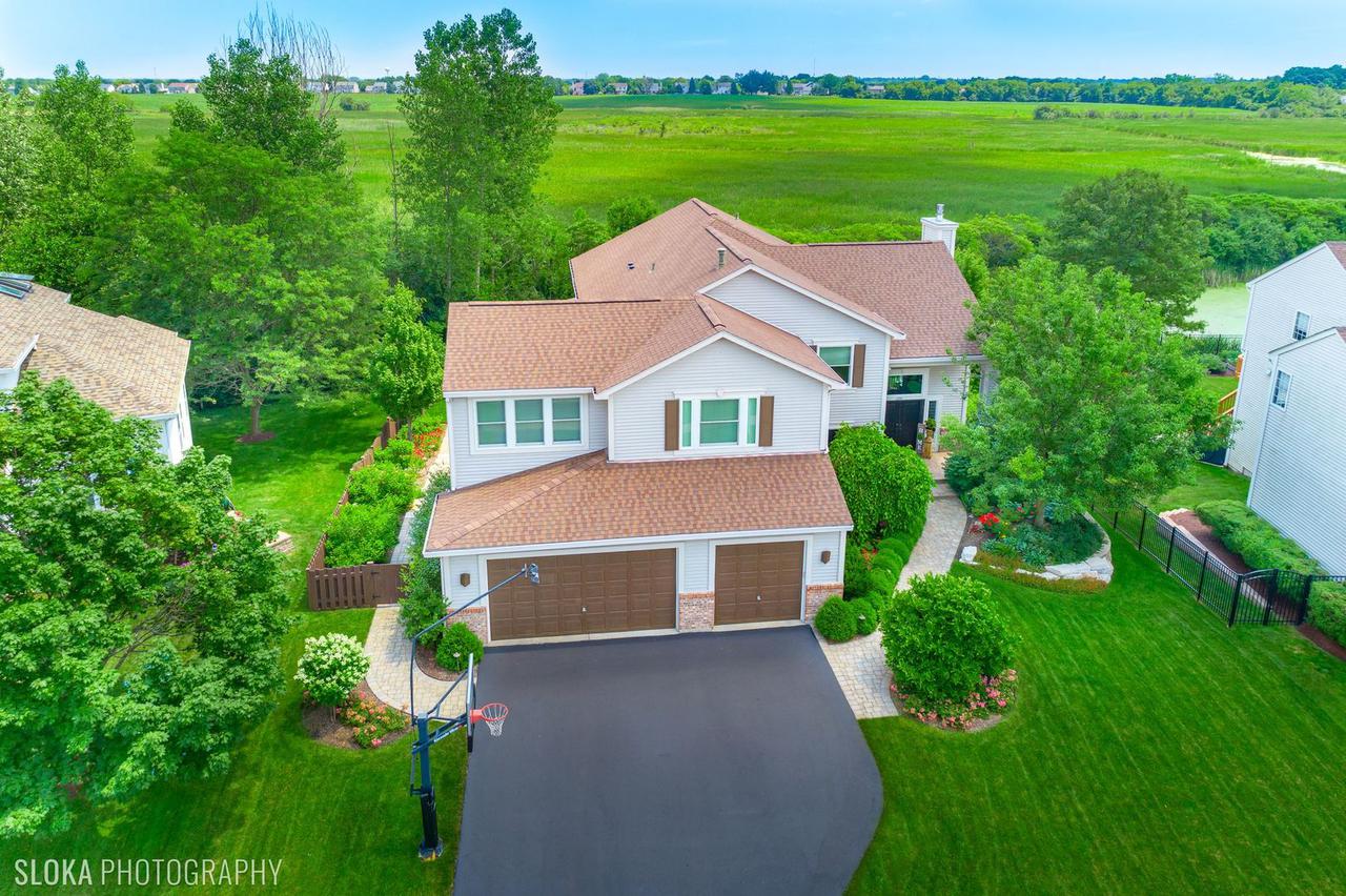 2041 Chadwick Way, Mundelein, IL 60060